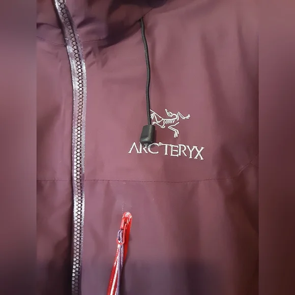 Arc'teryx Alpha SV Burgandy Coat w/ Gortex Pro Shell - Picture 4 of 15